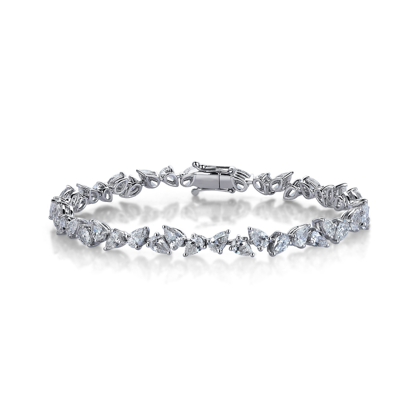 Shine Bracelet with Pear Cut Diamond
