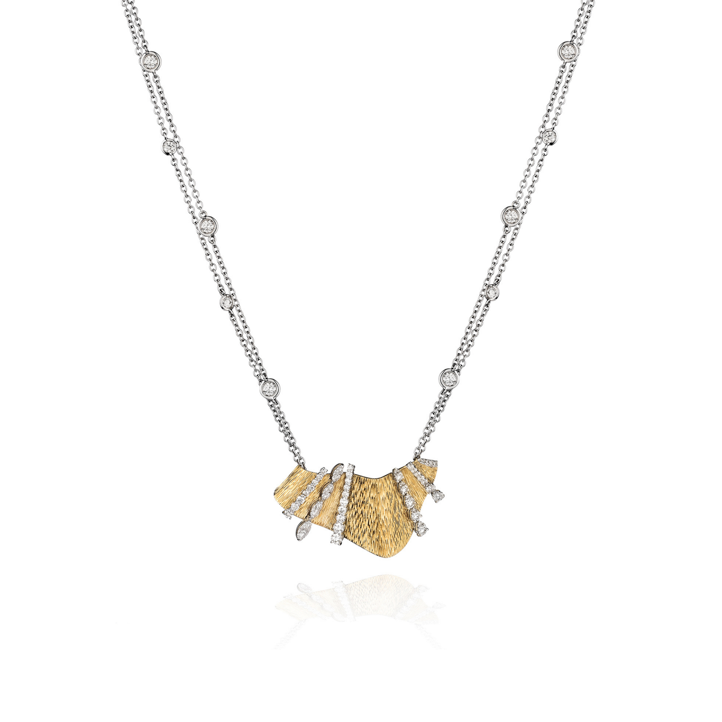 18 KT Gold Wave Chic Necklace